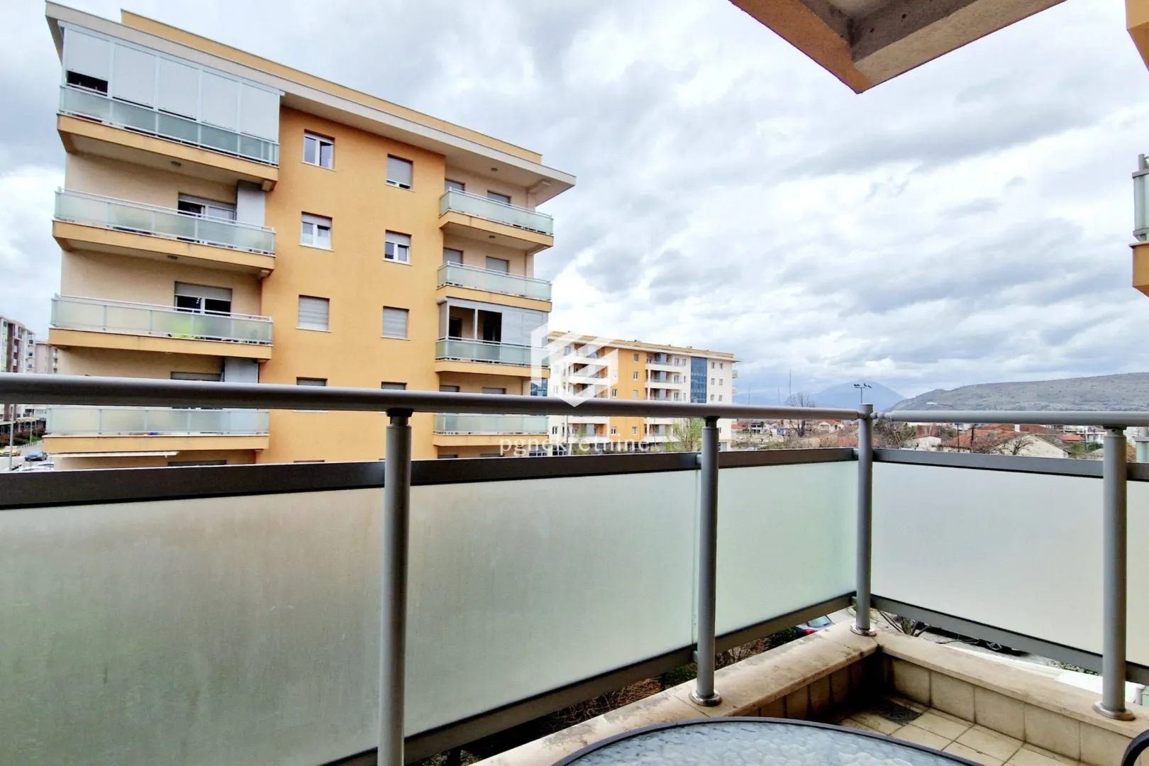 Izdavanje, trosoban stan, 120m², City Kvart, Podgorica