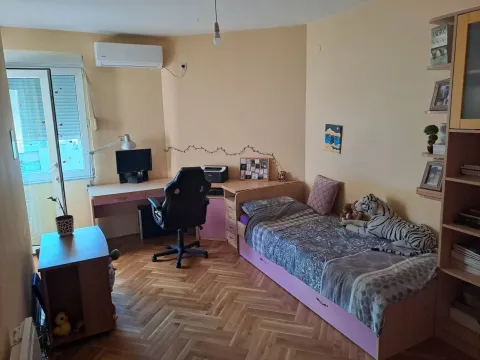 Prodaja, trosoban stan, 90m², Blok 9, Podgorica - image 4