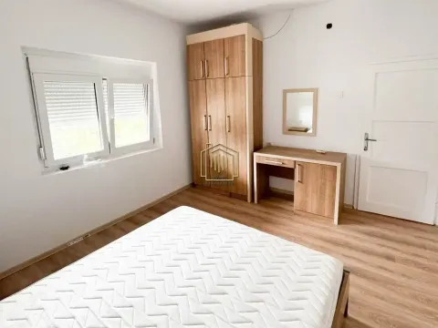 Izdavanje, kuća, 145m², Tomba, Bar - image 12