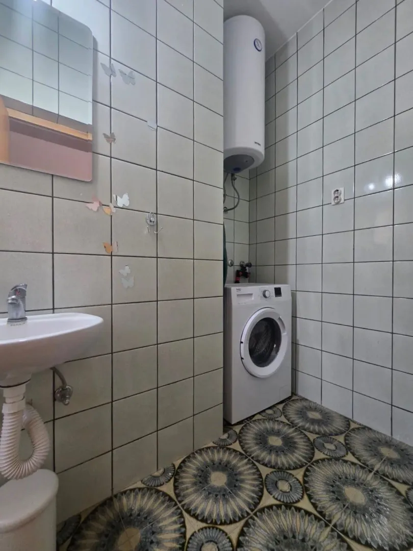 Izdavanje, trosoban stan, 130m², Preko Morače, Podgorica
