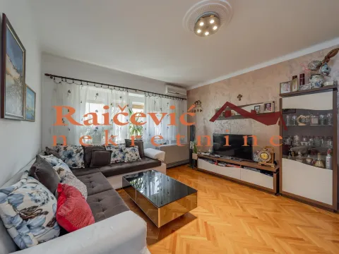 Prodaja, dvosoban stan, 60m², Novi Beograd Sve Podlokacije, Beograd