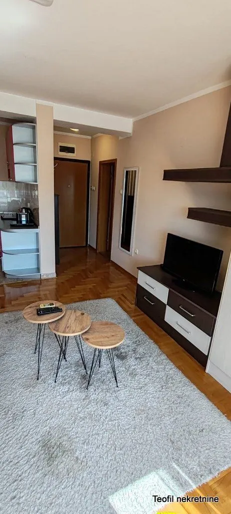 Rent, studio apartment, 30m², Cvetkova Pijaca, Zvezdara Sve Podlokacije