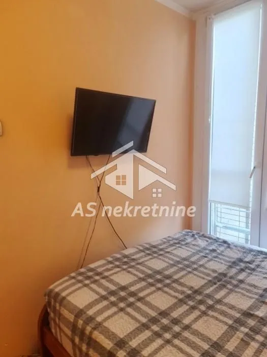 Izdavanje, četvorosoban stan, 90m², Novi Beograd Blok 28, Novi Beograd Sve Podlokacije