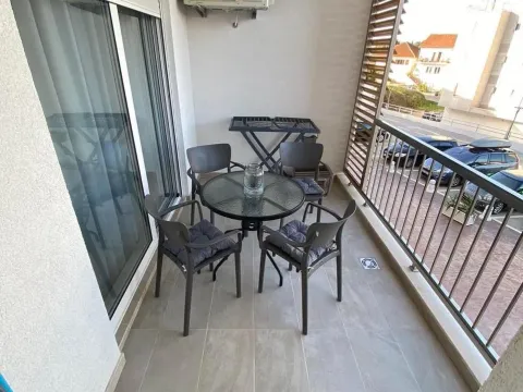 Rent, one bedroom apartment, 55m², Centar, Tivat - image 5