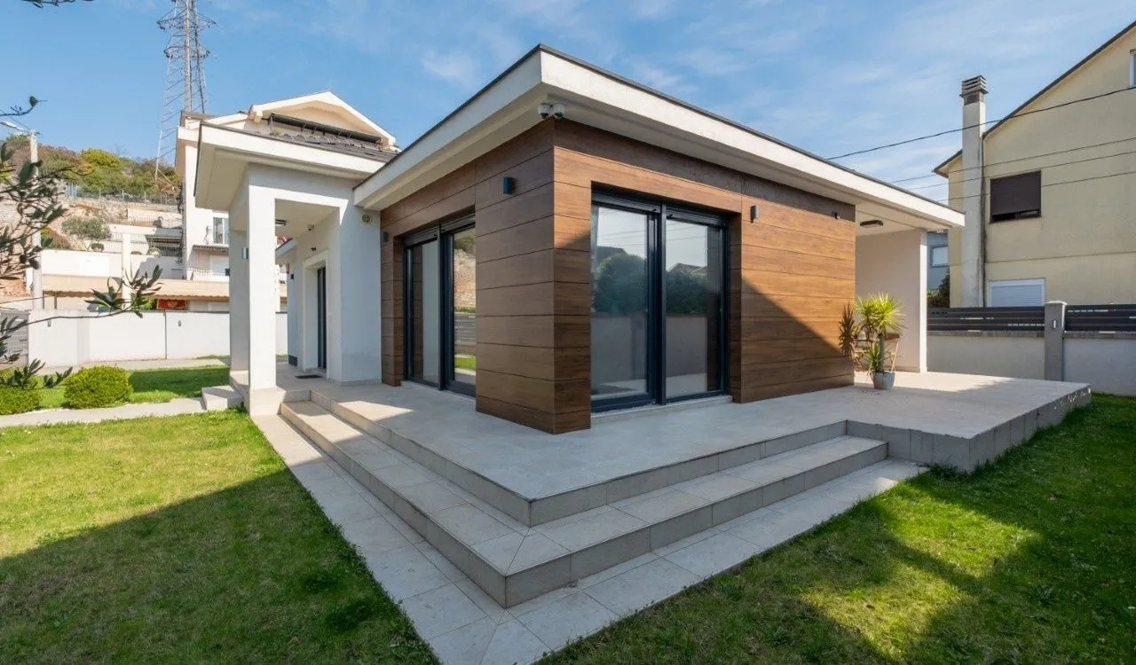 Rent, house, 160m², Dalmatinska ulica, Podgorica