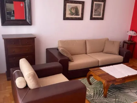 Izdavanje, dvosoban stan, 65m², Gorica C, Podgorica