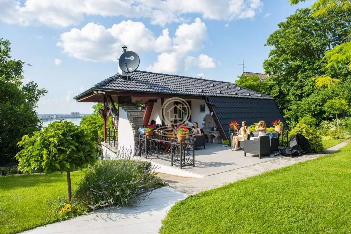 Izdavanje, kuća, 100m², Petrovaradin, Novi Sad