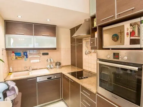 Prodaja, trosoban stan, 70m², Centar, Tivat - image 3