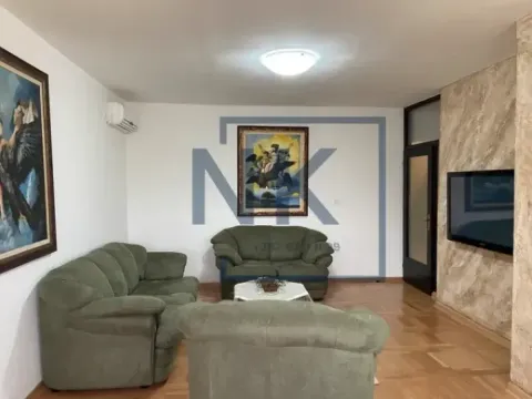 Prodaja, dvosoban stan, 80m², Stari Aerodrom, Podgorica - image 3