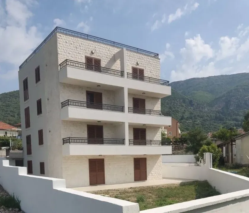 Sale, three bedroom apartment, 217m², Mažina, Tivat