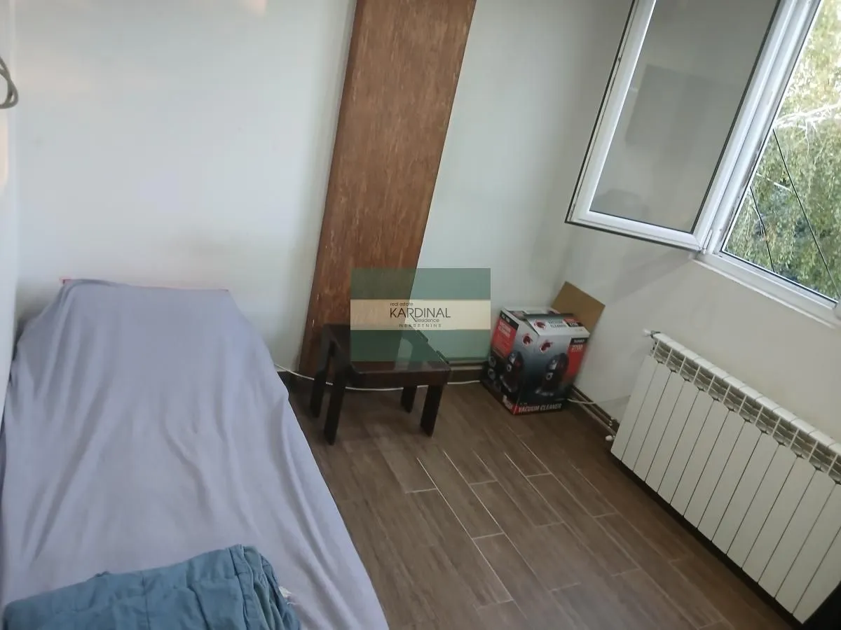 Prodaja, trosoban stan, 75m², Erdoglija, Kragujevac