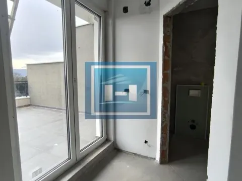 Prodaja, stan, 500m², Centar, Ćuprija - image 14