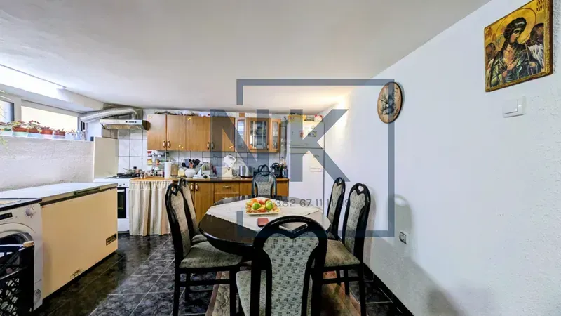 Prodaja, kuća, 350m², Vranići, Podgorica