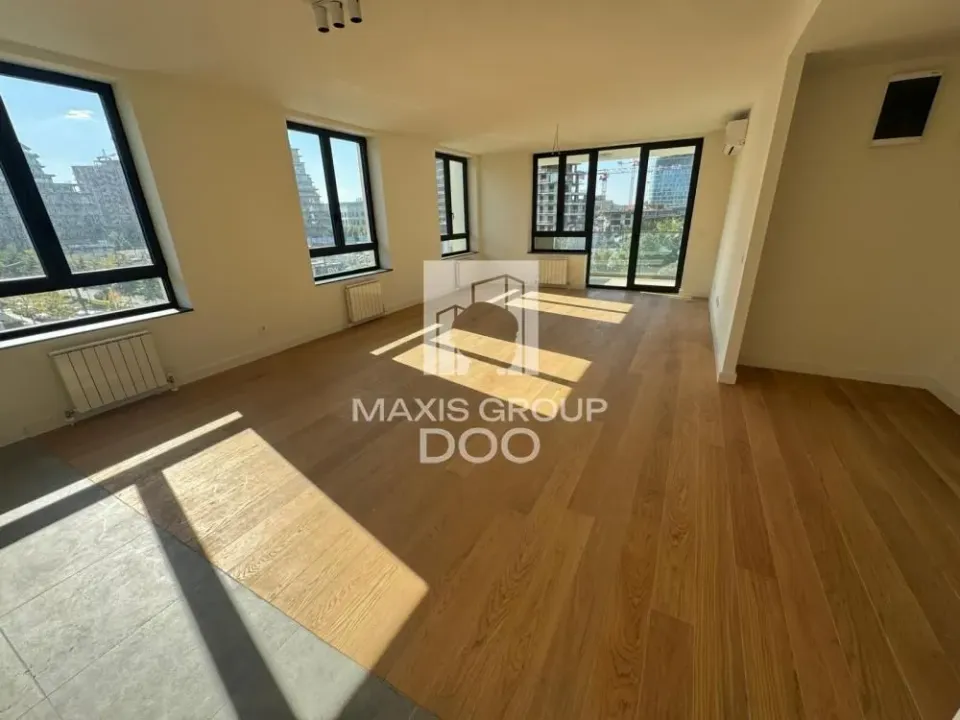 Izdavanje, poslovni prostor, 99m², Savski Venac, Beograd