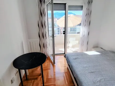 Rent, two bedroom apartment, 79m², Budva, Crna Gora - image 4