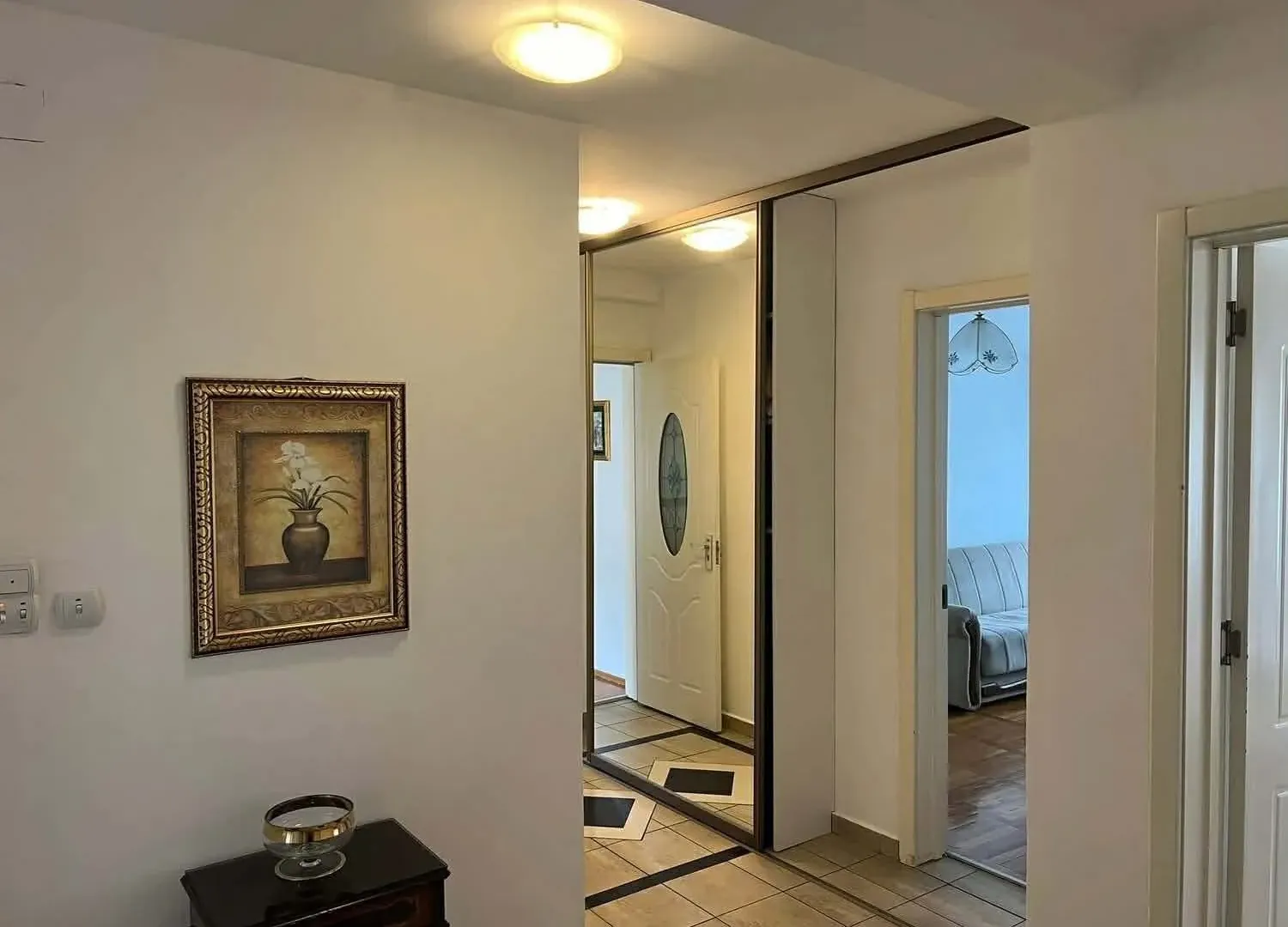 Izdavanje, jednosoban stan, 75m², Centar, Tivat