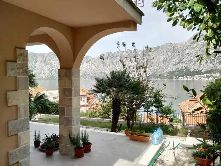Prodaja, kuća, 150m², Prčanj, Kotor