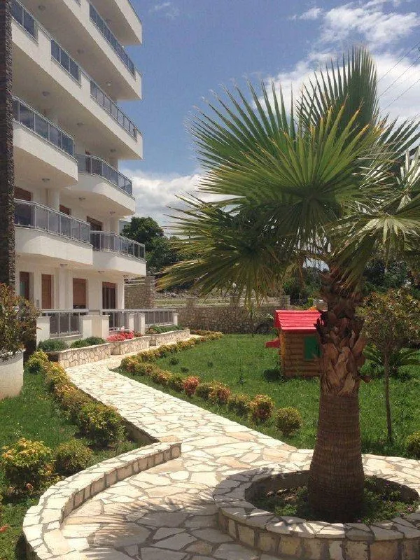Prodaja, trosoban stan, 170m², Dobra Voda, Bar