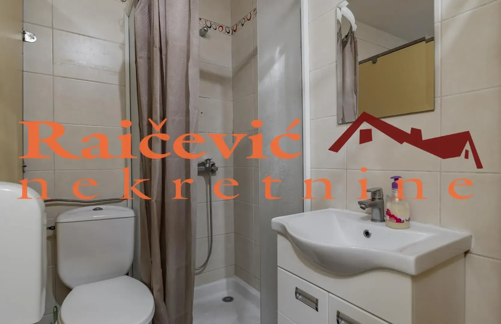 Prodaja, stan, 93m², Centar, Kruševac