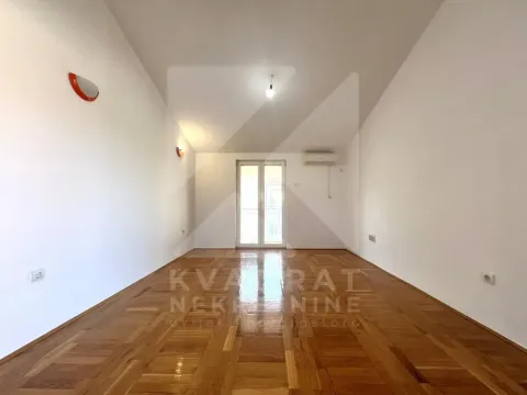 Stan in Zlatica