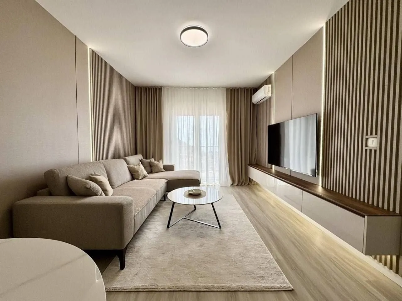 Prodaja, dvosoban stan, 63m², Lazi, Budva