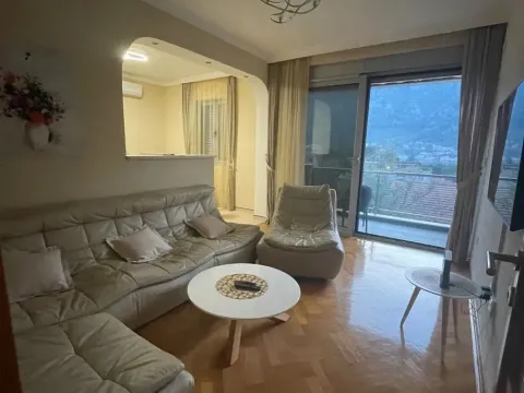 Rent, two bedroom apartment, 67m², Kotor, Crna Gora