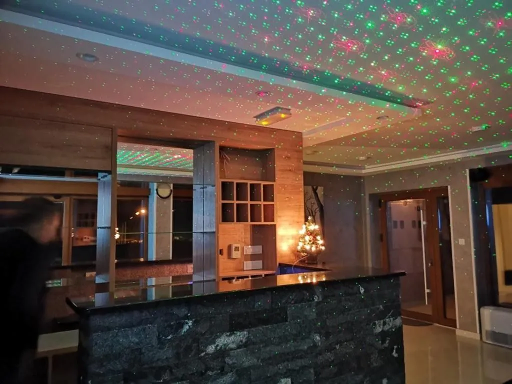Prodaja, ugostiteljski objekat, 358m², Centar, Zlatibor