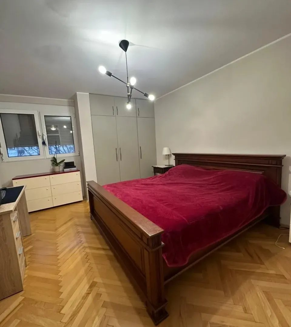 Prodaja, trosoban stan, 105m², Centar, Bar
