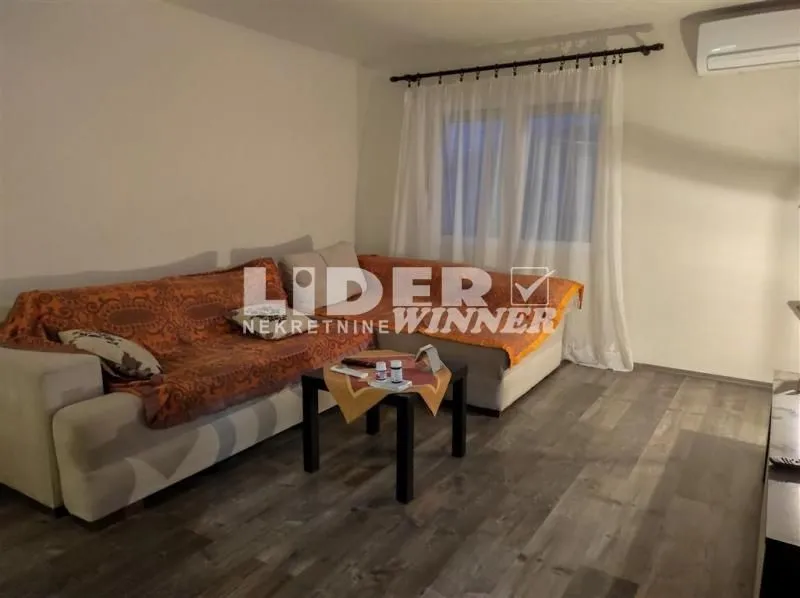 Sale, house, 270m², Zvezdara Sve Podlokacije, Beograd