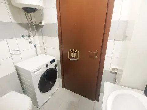 Izdavanje, jednosoban stan, 51m², City Kvart, Podgorica - image 9