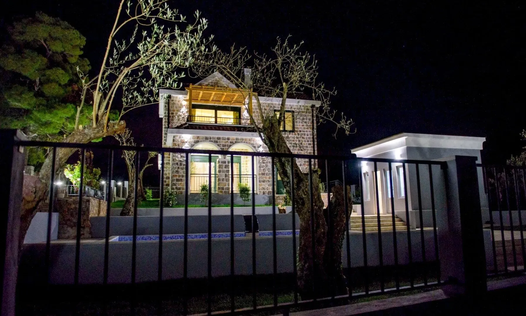 Sale, house, 320m², Kotor, Crna Gora