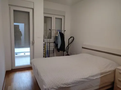 Rent, one bedroom apartment, 45m², City Kej, Podgorica - image 4