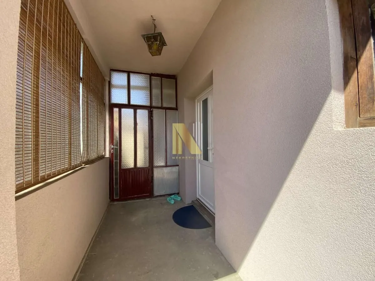 Prodaja, kuća, 224m², Kać, Novi Sad Sve Podlokacije
