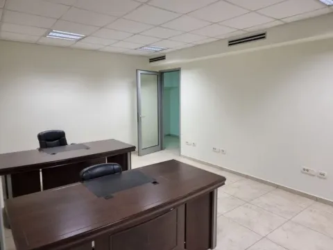 Prodaja, poslovni prostor, 155m², Stari Aerodrom, Podgorica - image 9