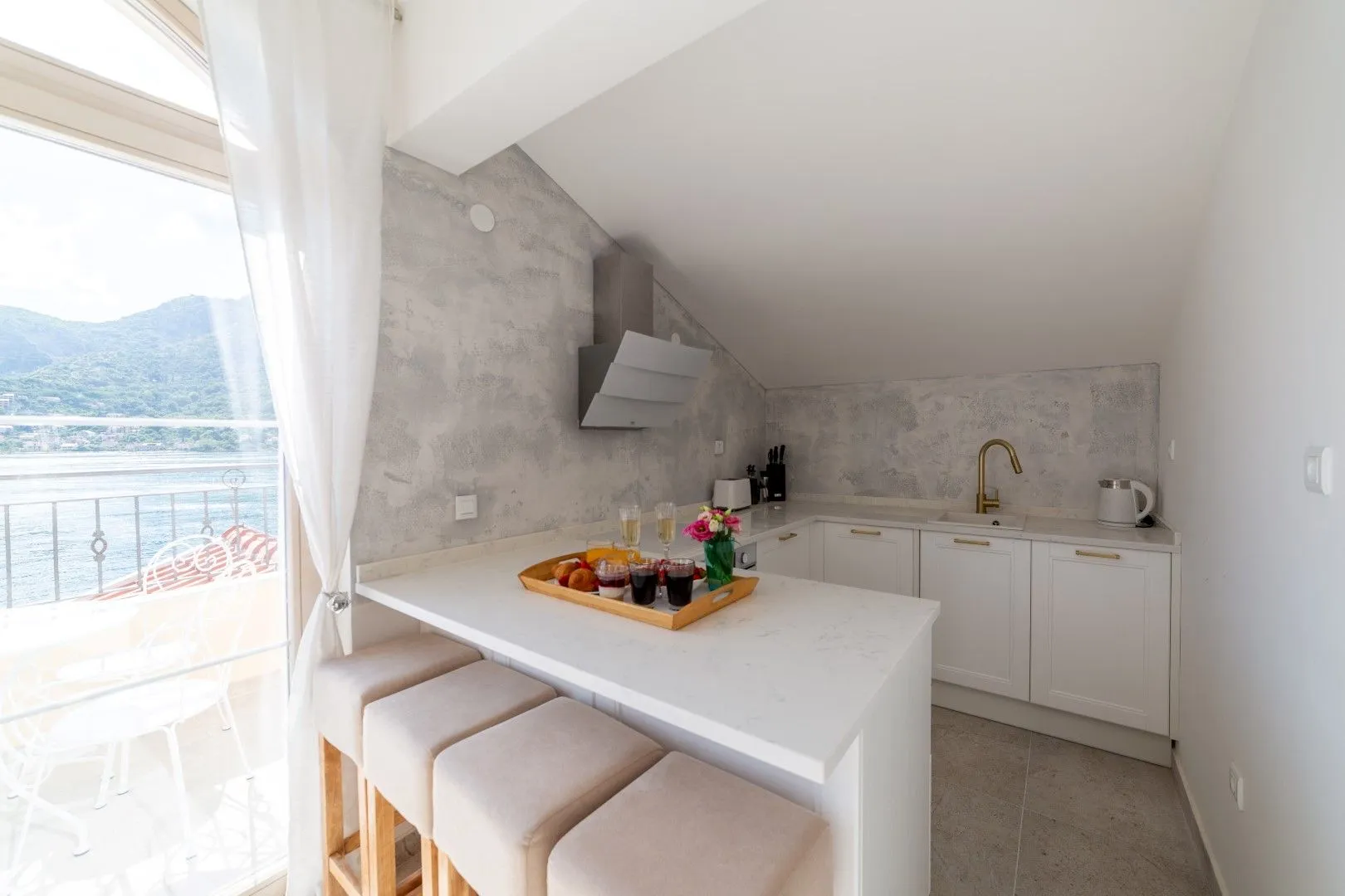 Rent, house, 315m², Tivat, Crna Gora