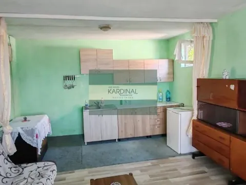 Prodaja, kuća, 250m², Crnče, Jagodina - image 37
