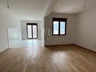 Sale, four bedroom apartment, 106m², Dobrota, Kotor - image 10