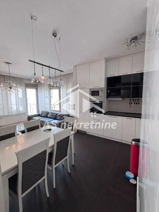 Rent, four bedroom apartment, 105m², Savski Venac, Beograd