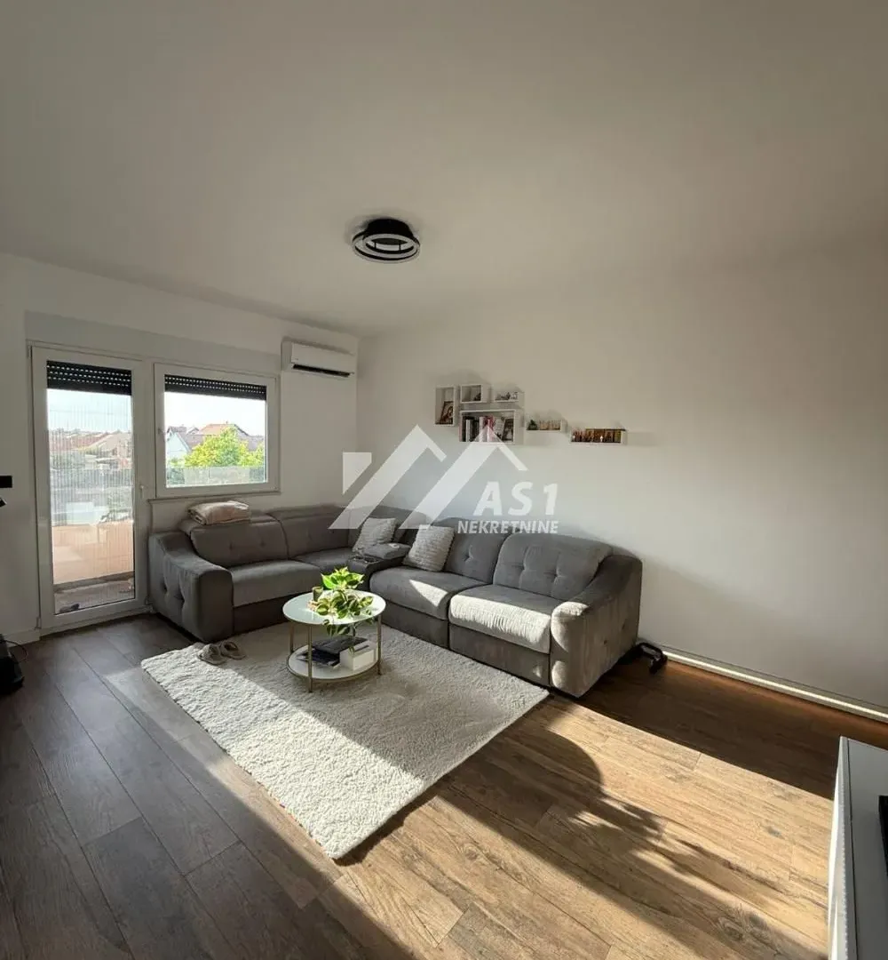 Izdavanje, četvorosoban stan, 88m², Novi Sad Sve Podlokacije, Novi Sad