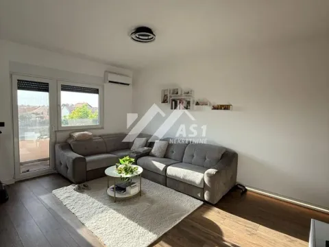 Izdavanje, četvorosoban stan, 88m², Novi Sad Sve Podlokacije, Novi Sad - image 1