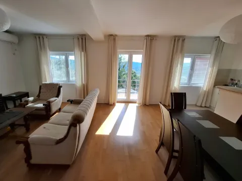 Izdavanje, dvosoban stan, 70m², Radanovići, Kotor - image 6