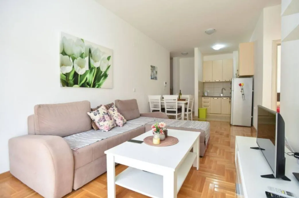 Rent, two bedroom apartment, 70m², Budva, Crna Gora