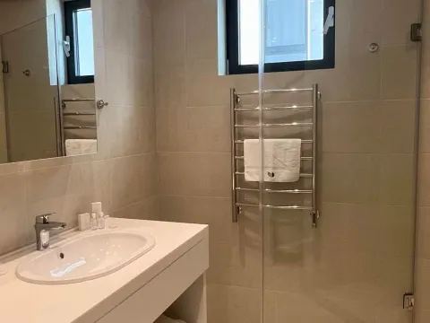 Prodaja, dvosoban stan, 107m², Rafailovići, Budva - image 14