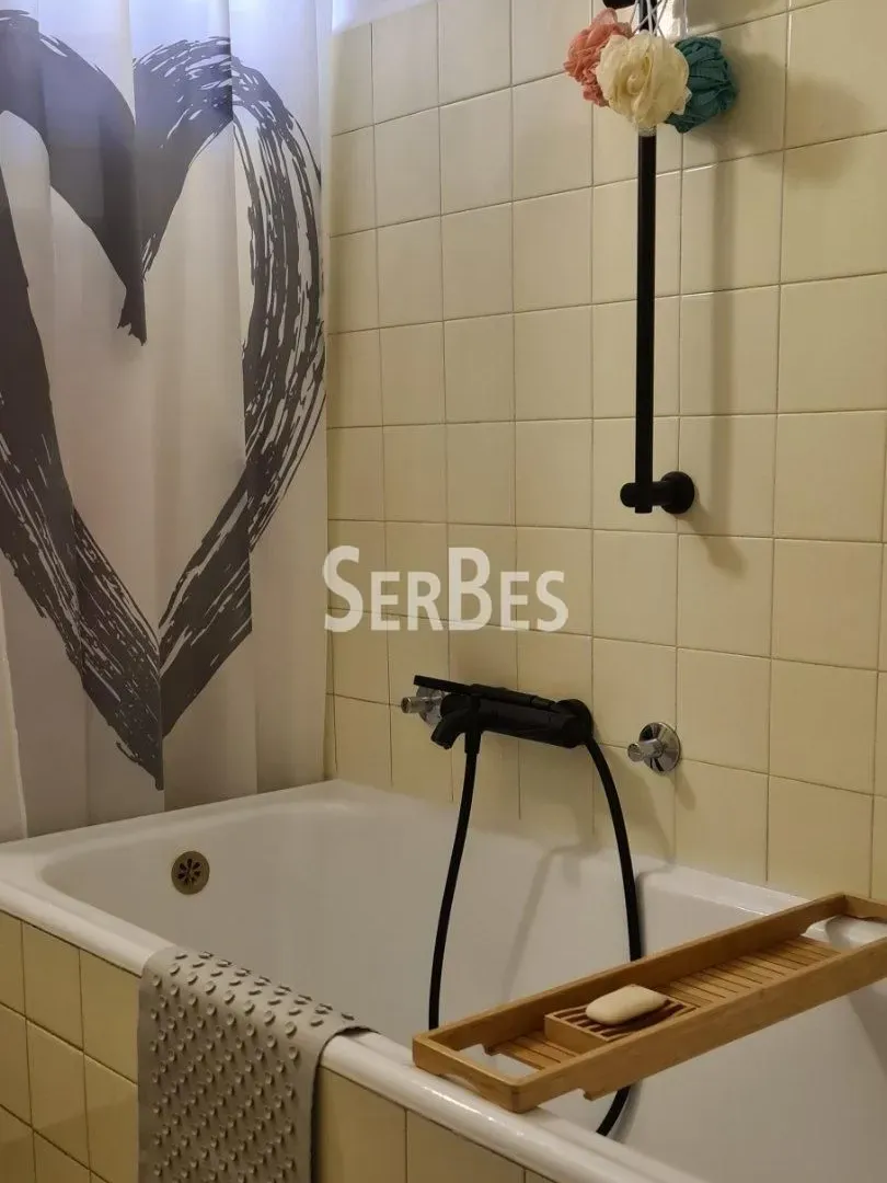 Izdavanje, trosoban stan, 77m², Klinički Centar, Beograd