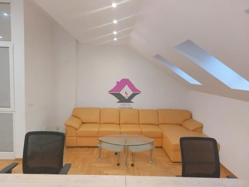 Izdavanje, kuća, 142m², Banovo Brdo, Beograd