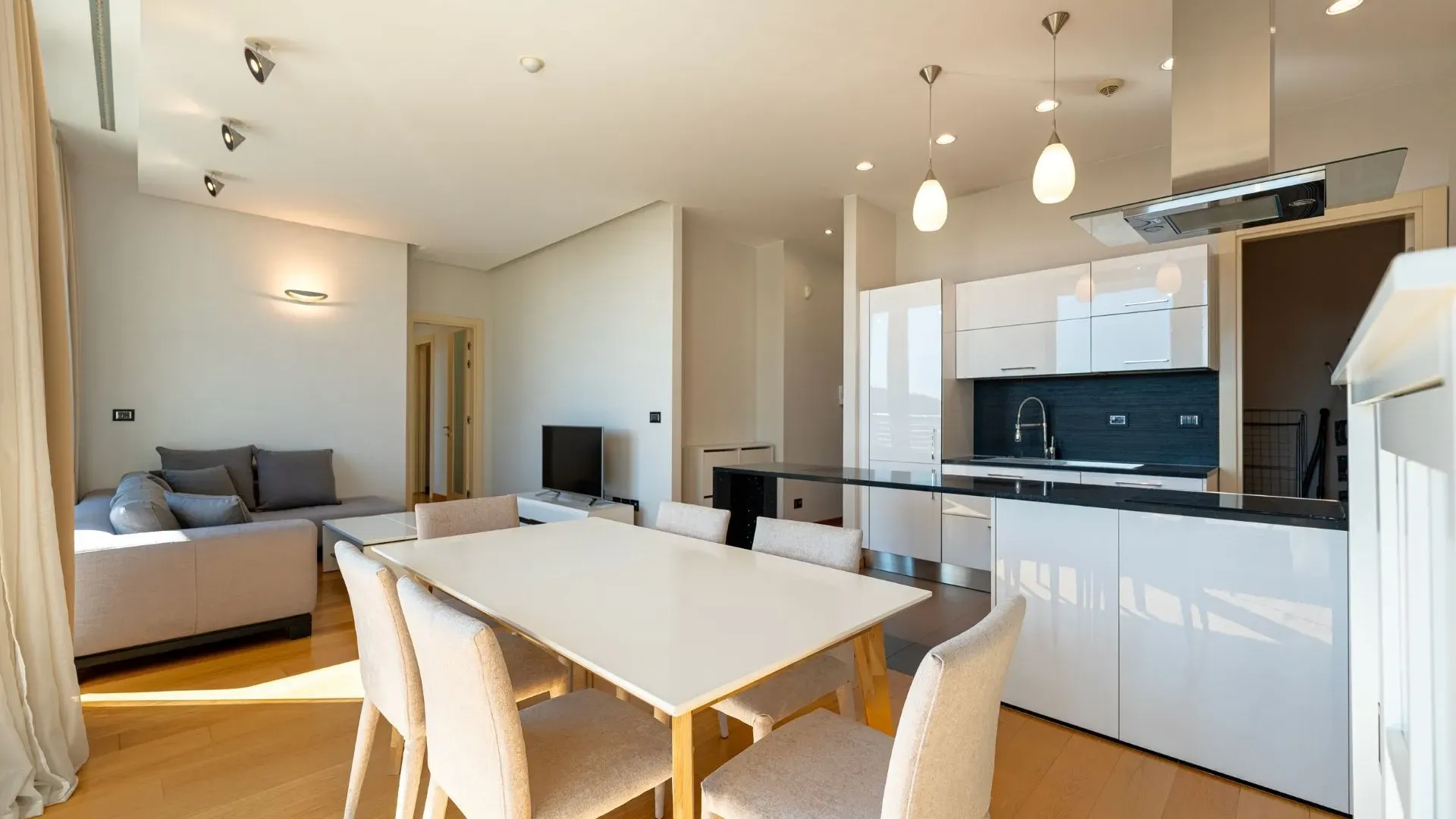 Rent, two bedroom apartment, 94m², Kod Capital Plaze, Podgorica