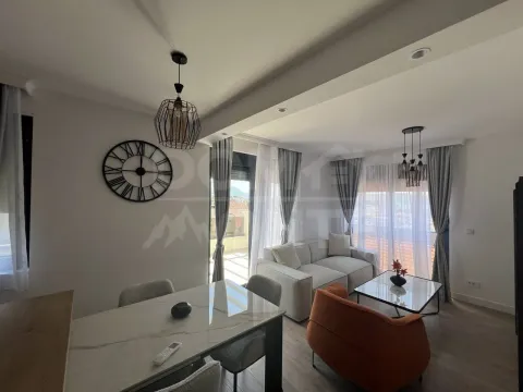 Rent, one bedroom apartment, 42m², Tivat, Crna Gora - image 1