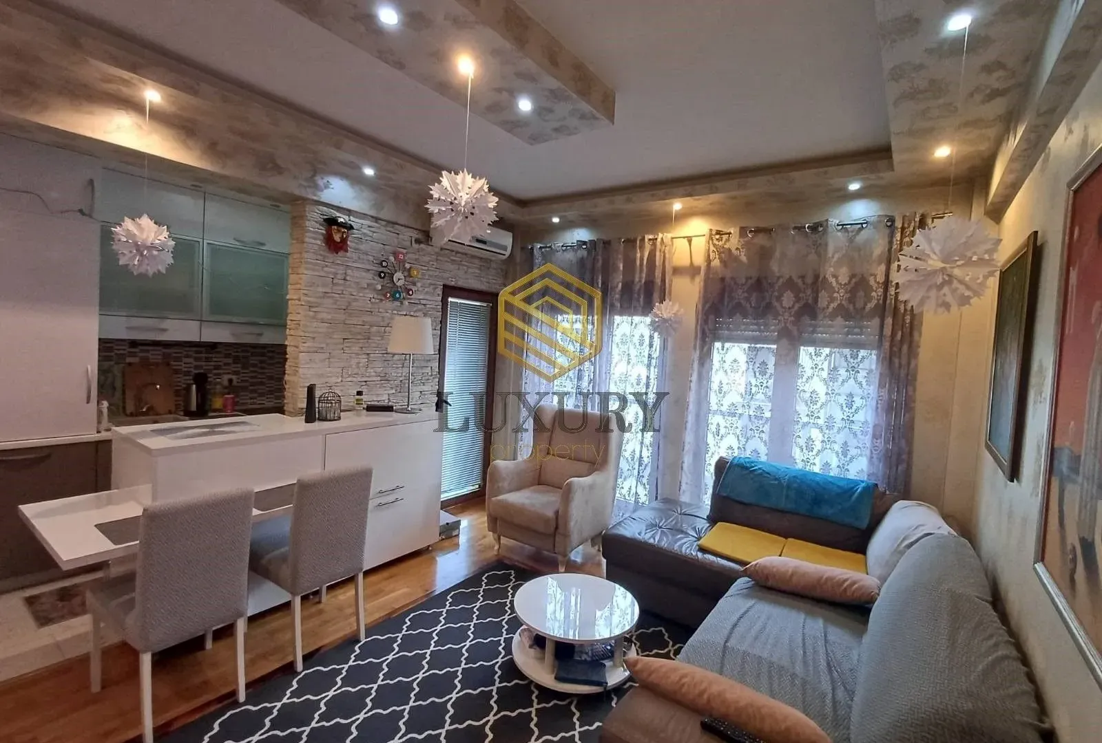 Izdavanje, dvosoban stan, 56m², Blok 9, Podgorica