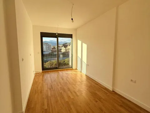Prodaja, dvosoban stan, 72m², Centar, Tivat - image 3