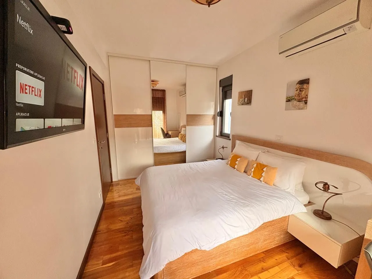 Rent, two bedroom apartment, 70m², Dobrota, Kotor